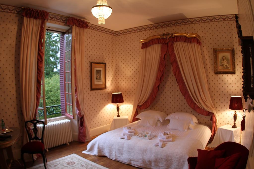Bed and Breakfast Chateau Du Breuil à Gevrolles Chambre photo