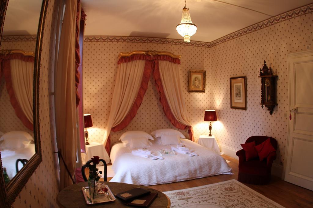 Bed and Breakfast Chateau Du Breuil à Gevrolles Chambre photo